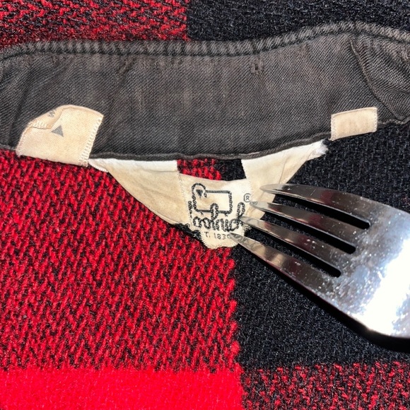 Vintage Woolrich Mens Wool Flannel Button Shirt Jacket Red Black Buffalo Plaid - Picture 6 of 6